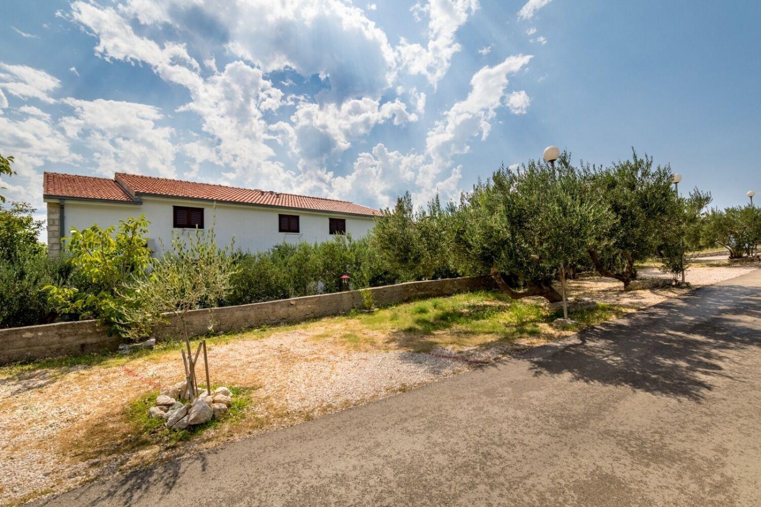 Apartment Damir Tucepi Exterior photo